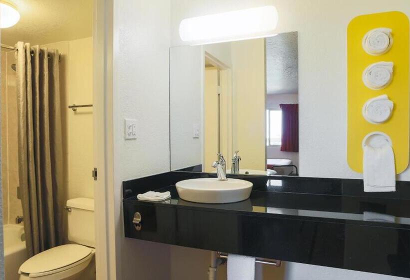 Motel 6 Cutler Bay, Fl