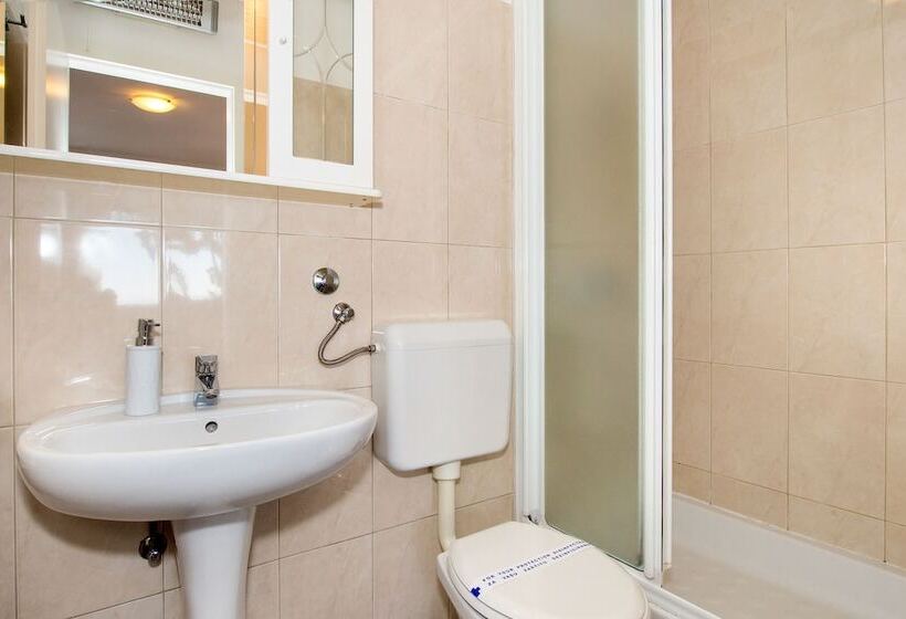 پانسیون Beachfront Apartmants Zanic