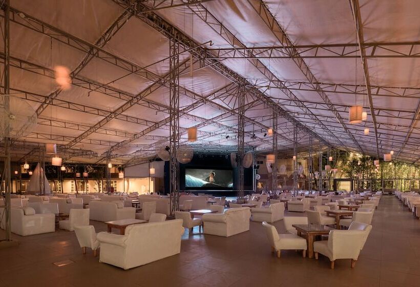 استراحتگاه Sindbad Club