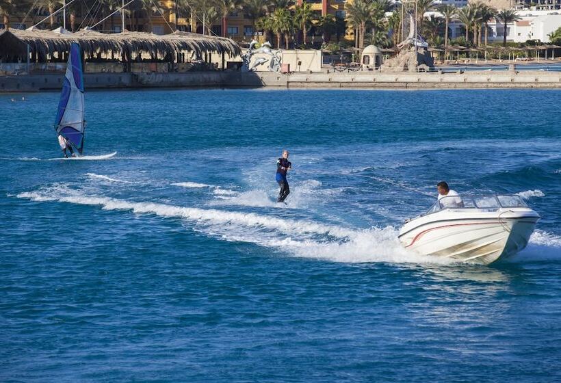 استراحتگاه Sindbad Club