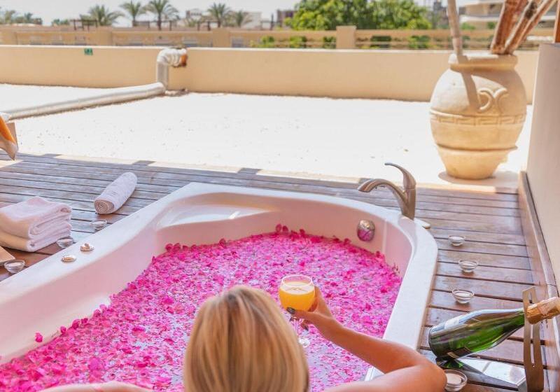 استراحتگاه Sindbad Club