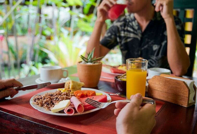 Shawandha Ecolodge