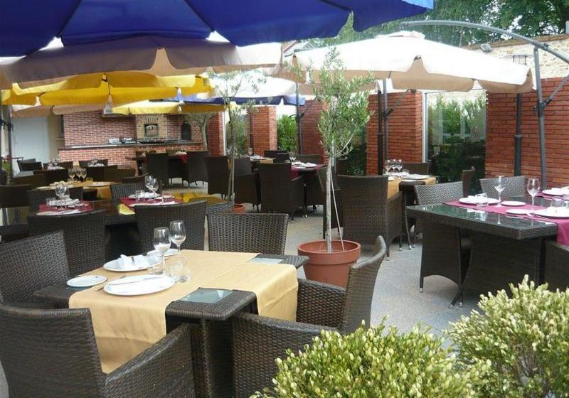 Отель Auberge De Condé