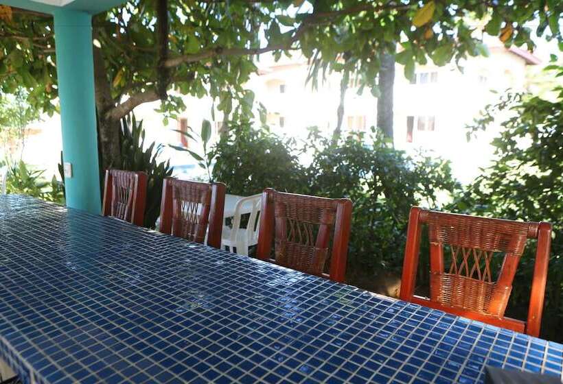 هتل Barefoot Beach Pad
