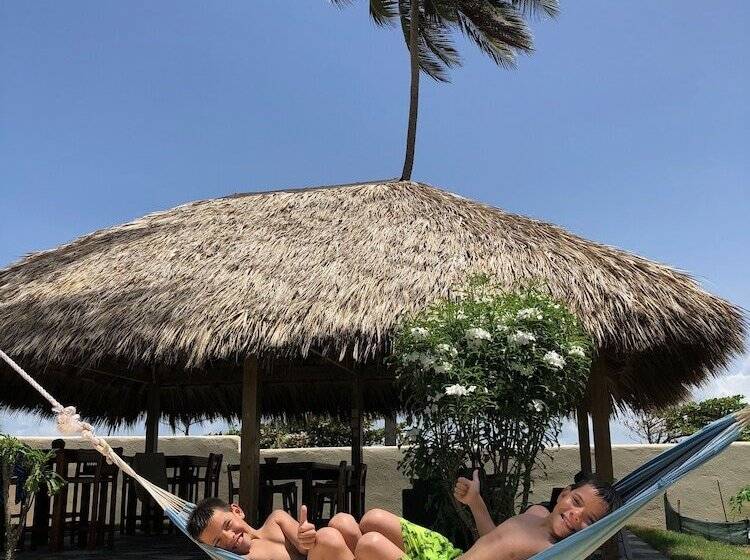 هتل Barefoot Beach Pad