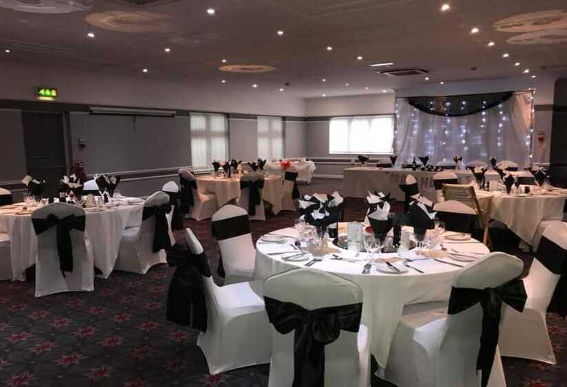 فندق Broadfield Park