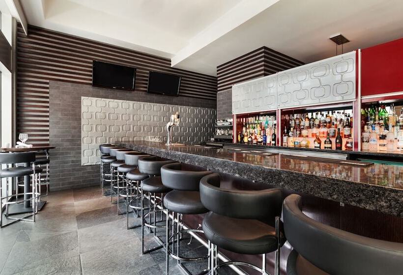 Fotos del hotel Coast Coal Harbour Vancouver Hotel By Apa:  2