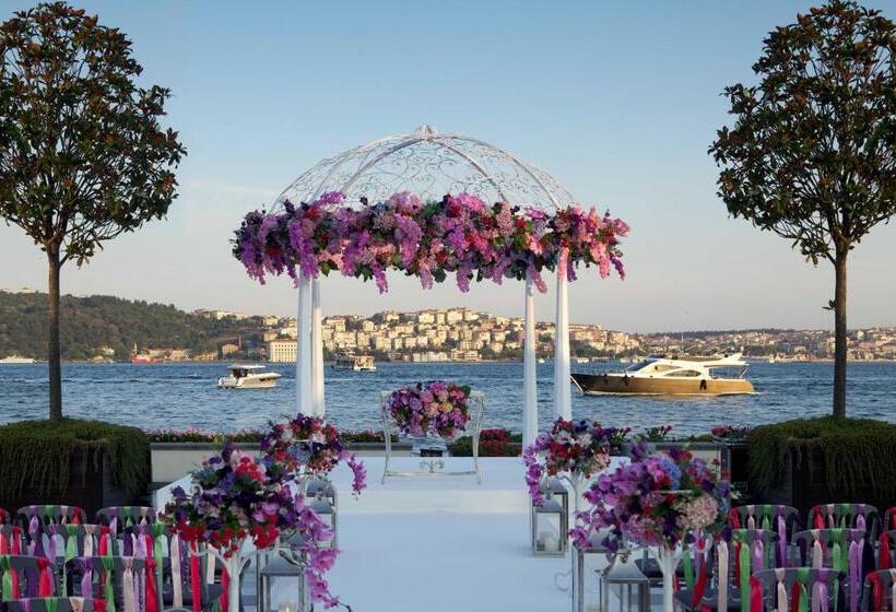 هتل Four Seasons  Istanbul At The Bosphorus