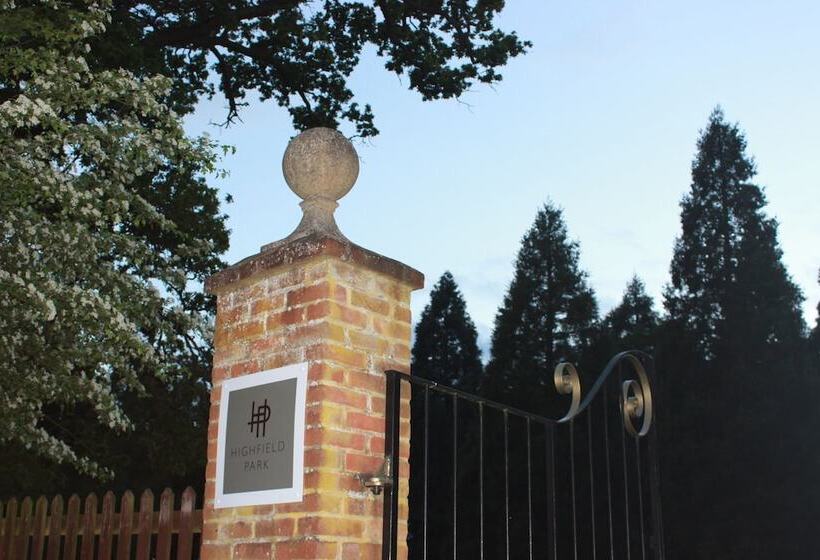 هتل Highfield Park