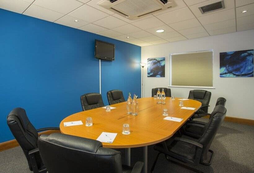 هتل Holiday Inn Express Braintree, An Ihg