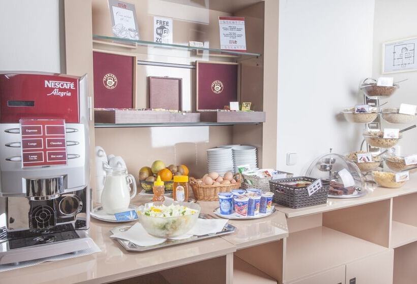 Fotos del hotel Lunik:  8