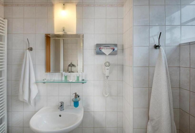 Fotos del hotel Otar:  16