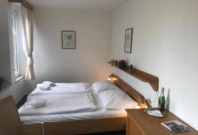 Fotos del hotel Otar:  6