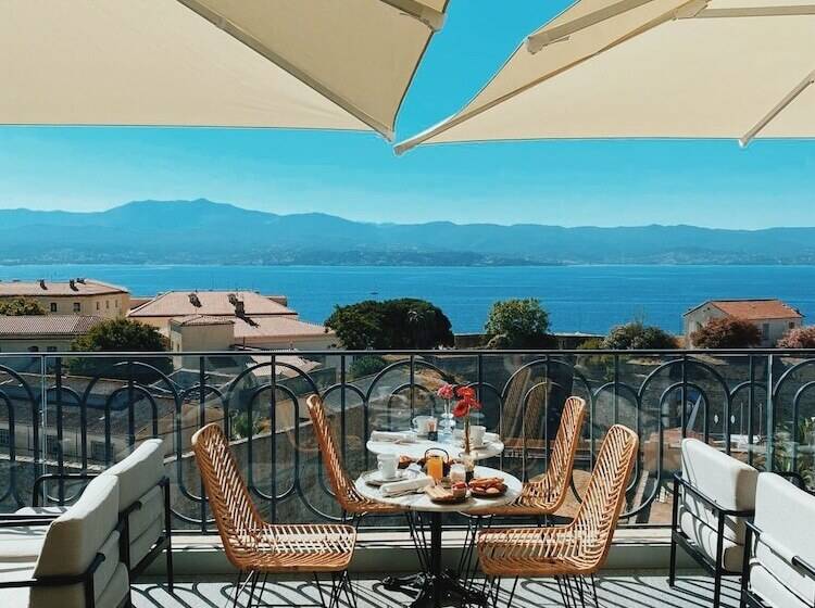 هتل San Carlu Citadelle Ajaccio