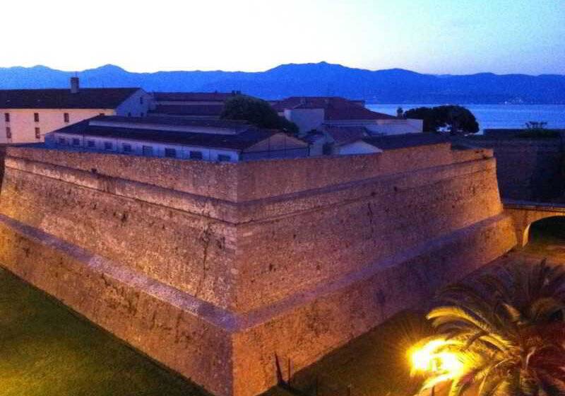 هتل San Carlu Citadelle Ajaccio
