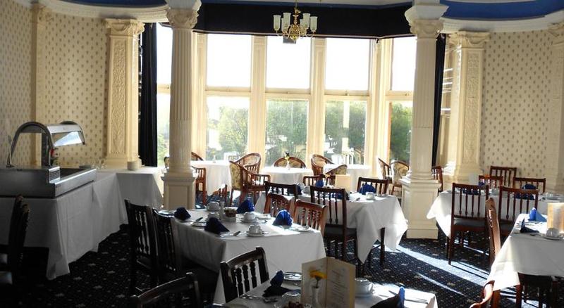 هتل Adamton Country House