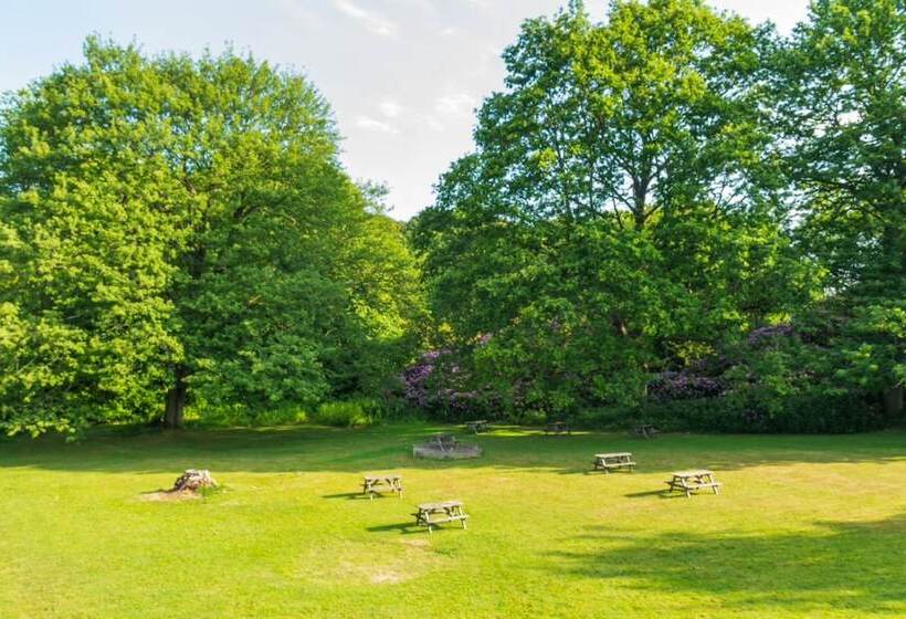 هتل Adamton Country House