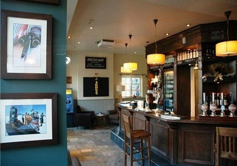 هتل The Crown Inn