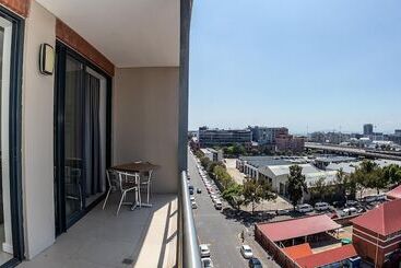 هتل The Rockwell Luxury Suites
