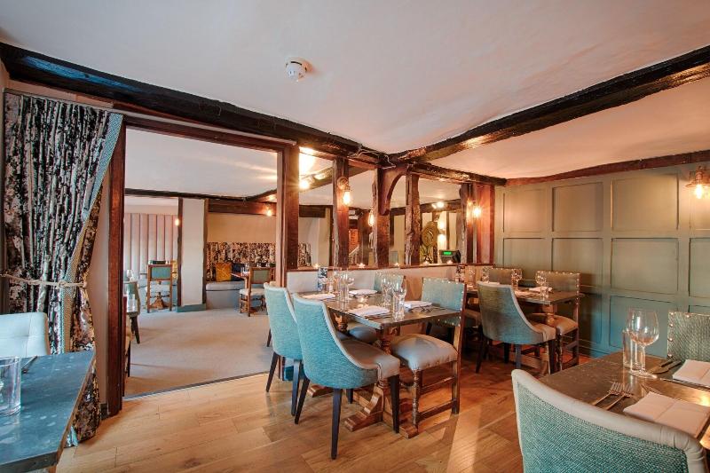 هتل The Saracens Head