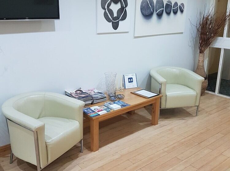 فندق Travel Plaza