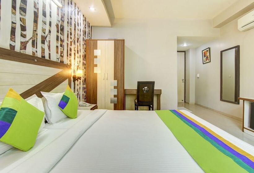 ホテル Treebo Rockwell Plaza