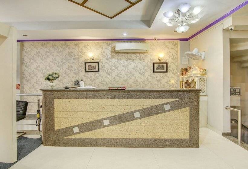 ホテル Treebo Rockwell Plaza