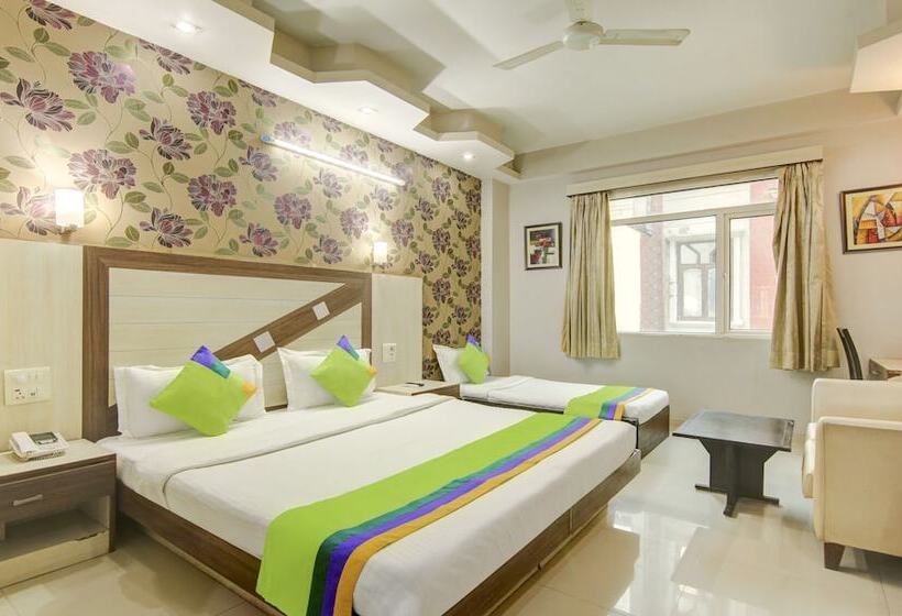 ホテル Treebo Rockwell Plaza