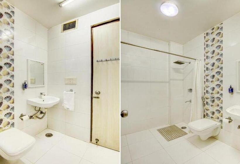 ホテル Treebo Rockwell Plaza