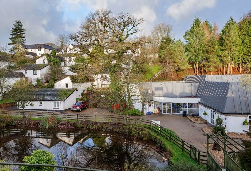 בית מלון כפרי Woodford Bridge Country Club