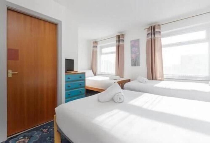 Fotos del hotel The Sandringham Court  & Legends Sports Bar:  47