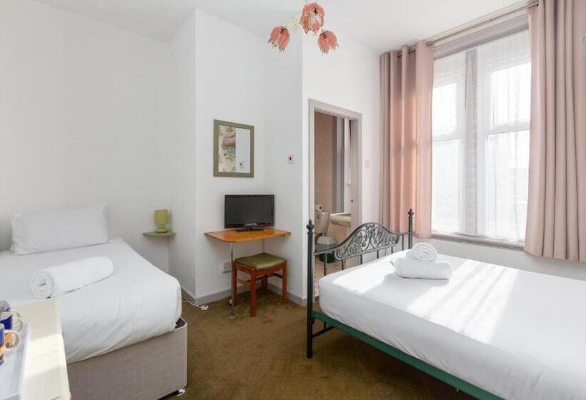 Fotos del hotel The Sandringham Court  & Legends Sports Bar:  4