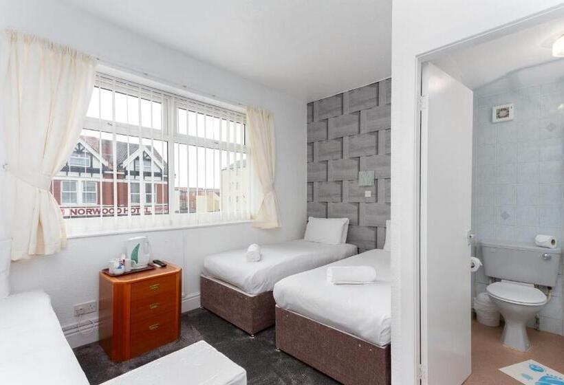 Fotos del hotel The Sandringham Court  & Legends Sports Bar:  7