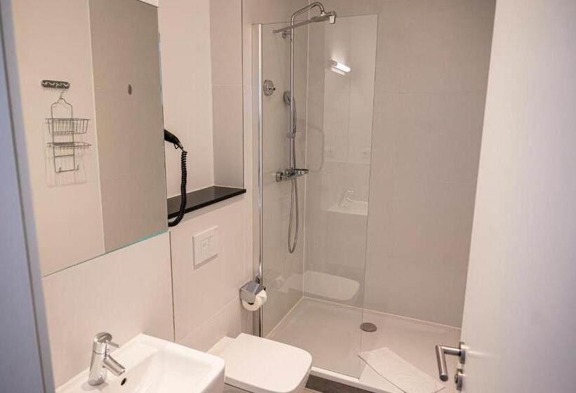 Apartmenthaus International