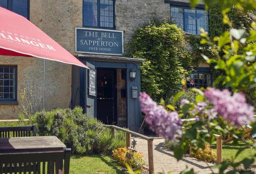تختخواب و صبحانه The Bell At Sapperton