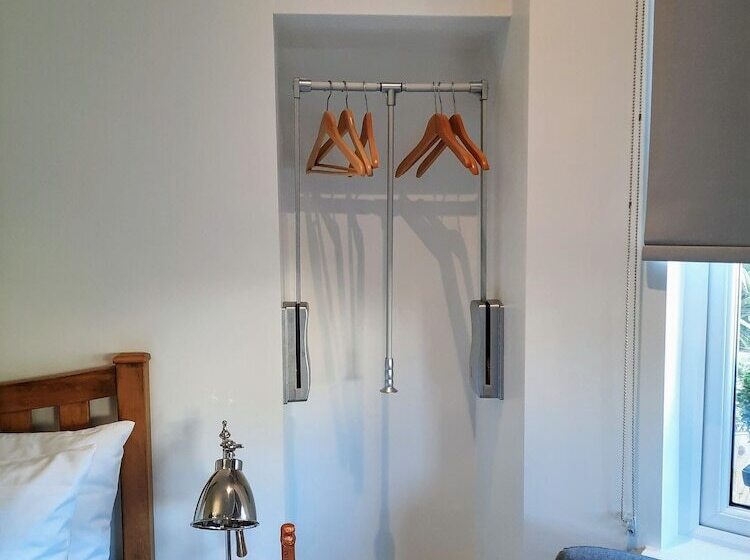 تختخواب و صبحانه Viva Guest House