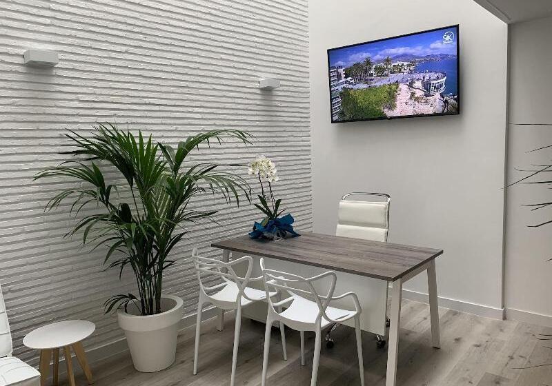 مسافرخانه Nerja Casual Rooms