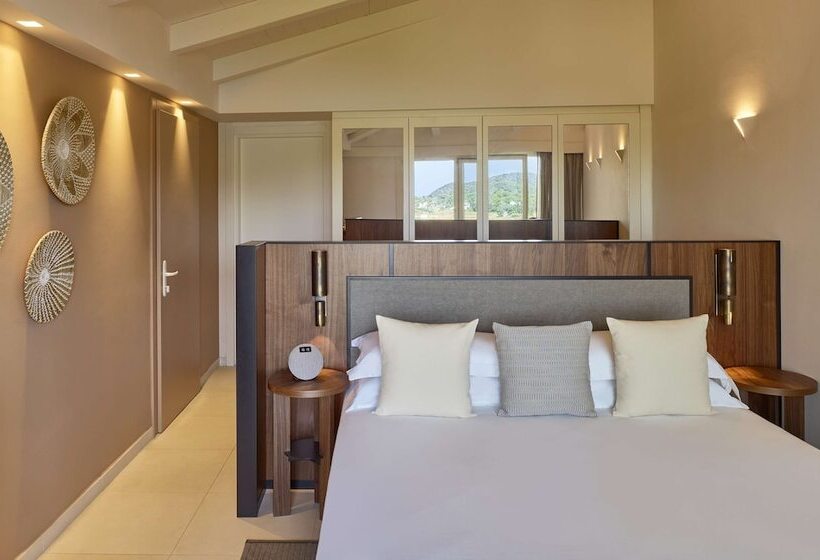 Отель Baia Di Chia Resort Sardinia, Curio Collection By Hilton