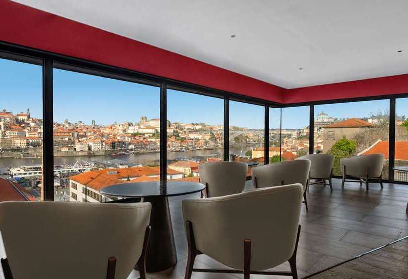 Отель Hilton Porto Gaia