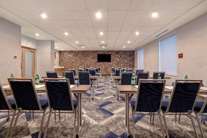 בית מלון כפרי Home2 Suites By Hilton Blythewood, Sc