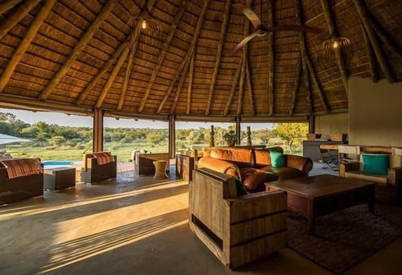 Отель Lookout Safari Lodge