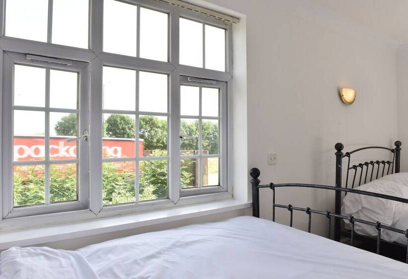 هتل Oyo Lodge  Birmingham Airport & Nec