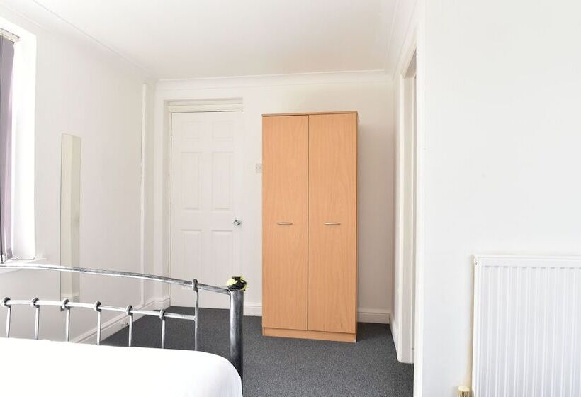 هتل Oyo Lodge  Birmingham Airport & Nec