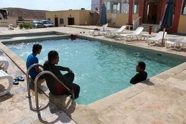 هتل Summer Bay Resort