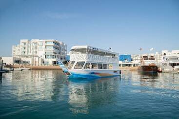 هتل Summer Bay Resort