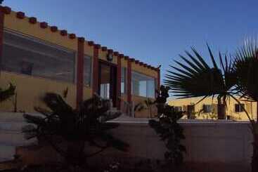 هتل Summer Bay Resort