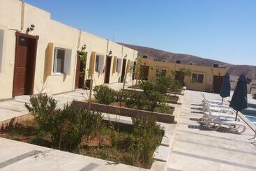 هتل Summer Bay Resort