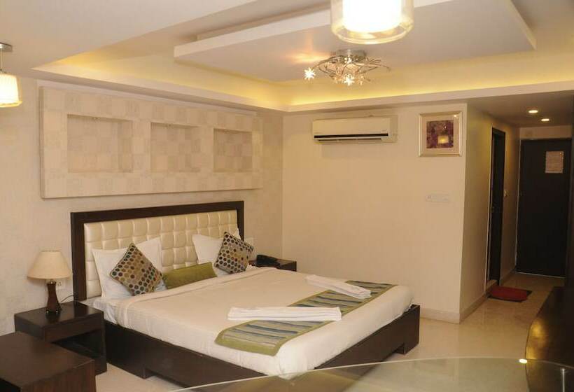 호텔 Suvarna Regency