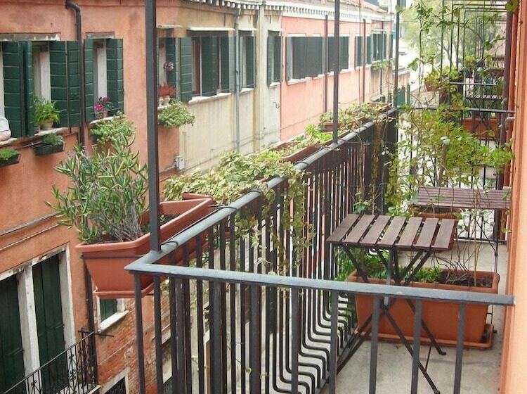 پانسیون Guesthouse Alloggi Agli Artisti