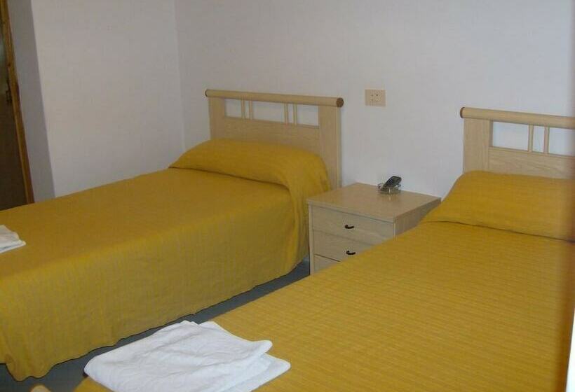 پانسیون Hostal Monterredondo